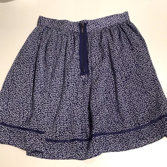 Floral skirt - Picture 2 of 3